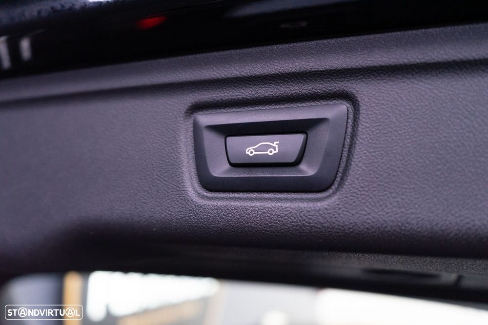 BMW 320 e Pack M Auto - 17