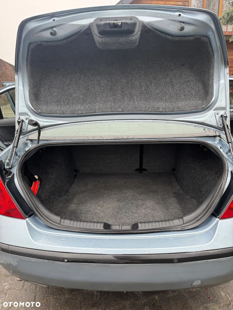 Ford Mondeo 2.0 Ambiente - 8