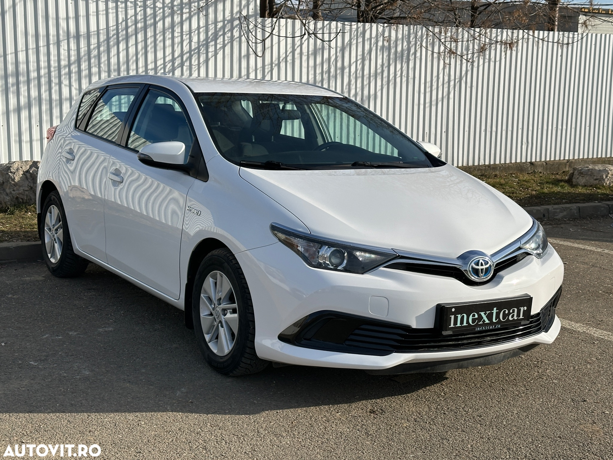 Toyota Auris 1.8 L VVT-i HSD Terra - 15