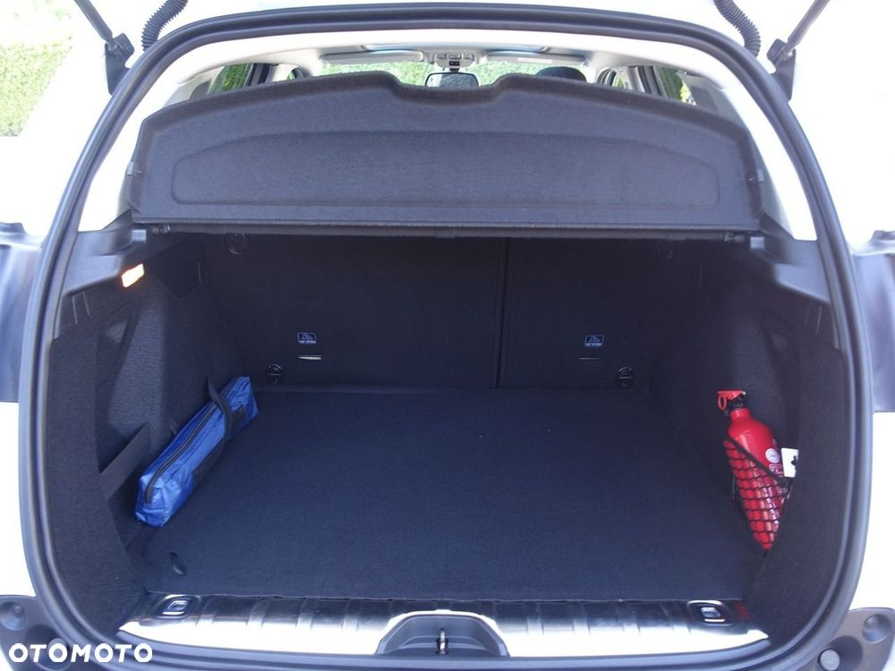 Peugeot 2008 1.2 Pure Tech Style S&S - 17