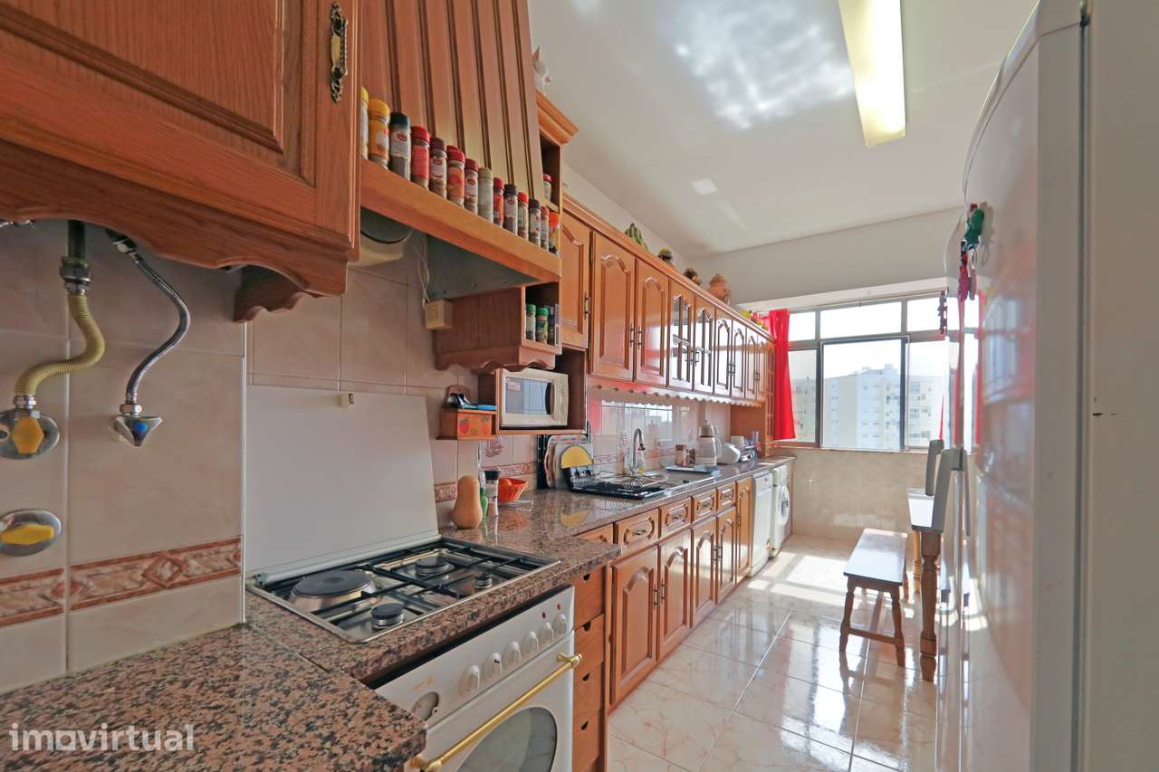 Apartamento T4 Transformado em T3 | 122 m²