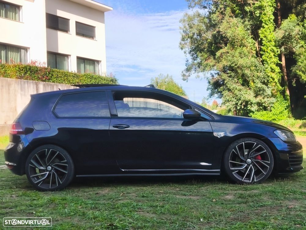 VW Golf 2.0 TDI GTD DSG - 38