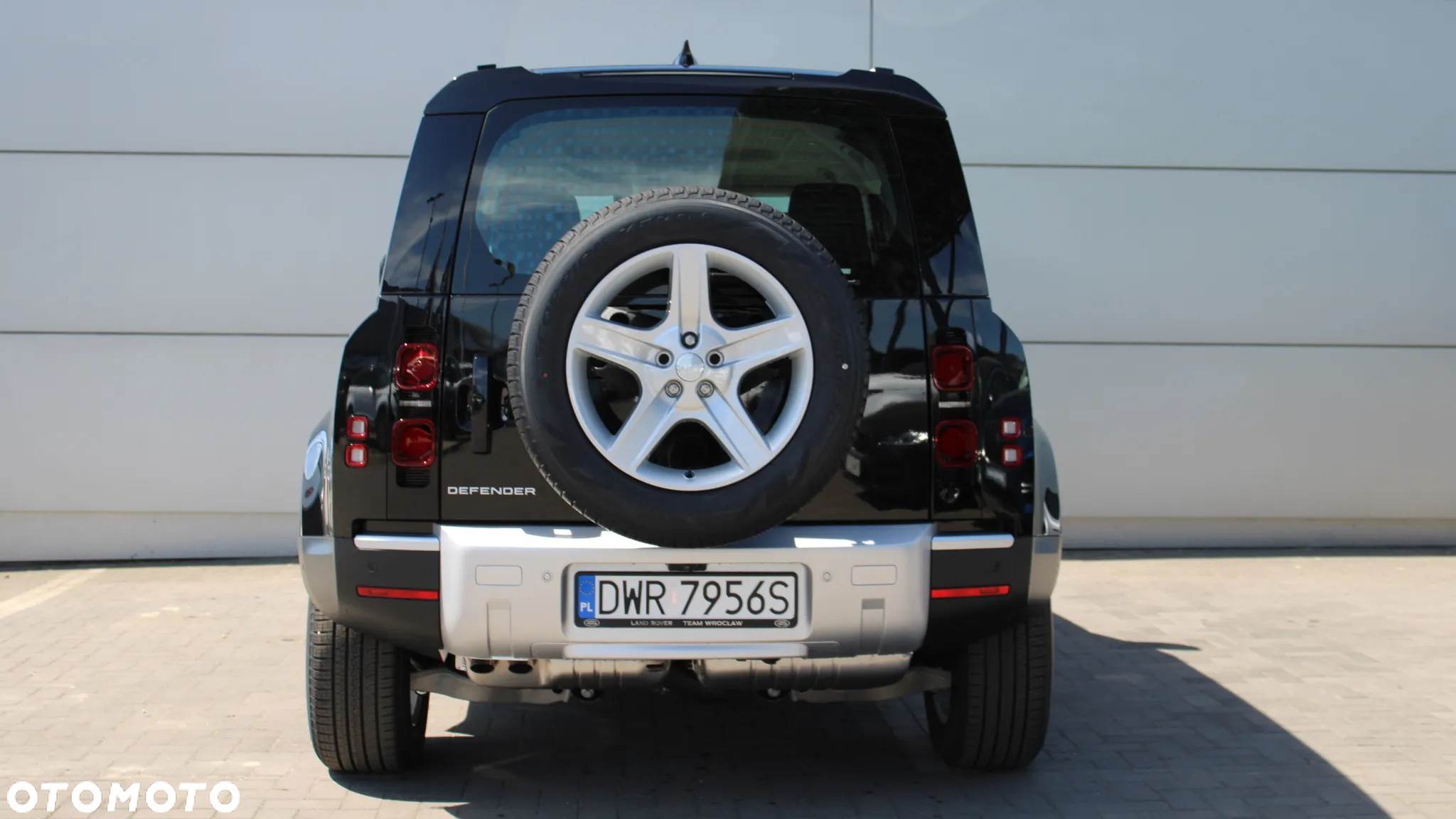Land Rover Defender - 5