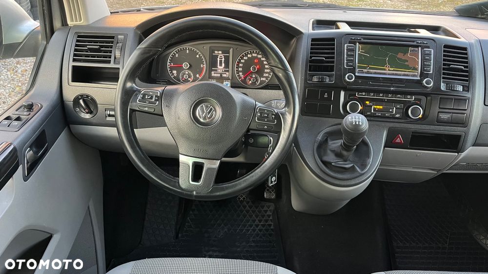 Volkswagen Caravelle - 14