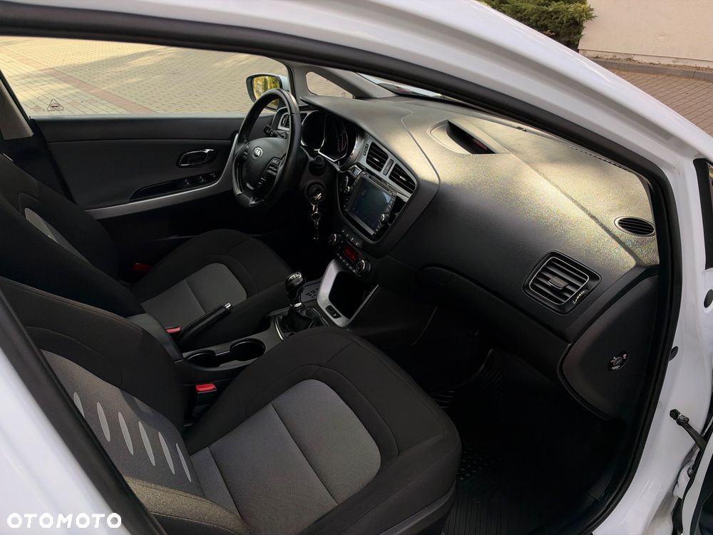 Kia Ceed 1.4 CVVT Dream Team Edition - 37