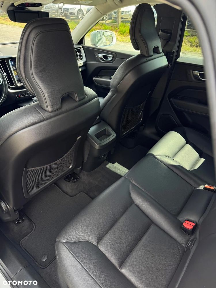 Volvo XC 60 B4 D Geartronic Momentum Pro - 22
