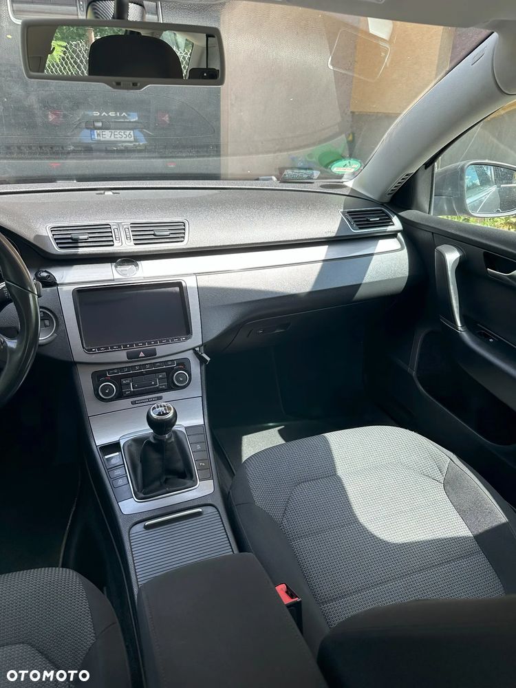 Volkswagen Passat 2.0 Blue TDI SCR Comfortline - 10