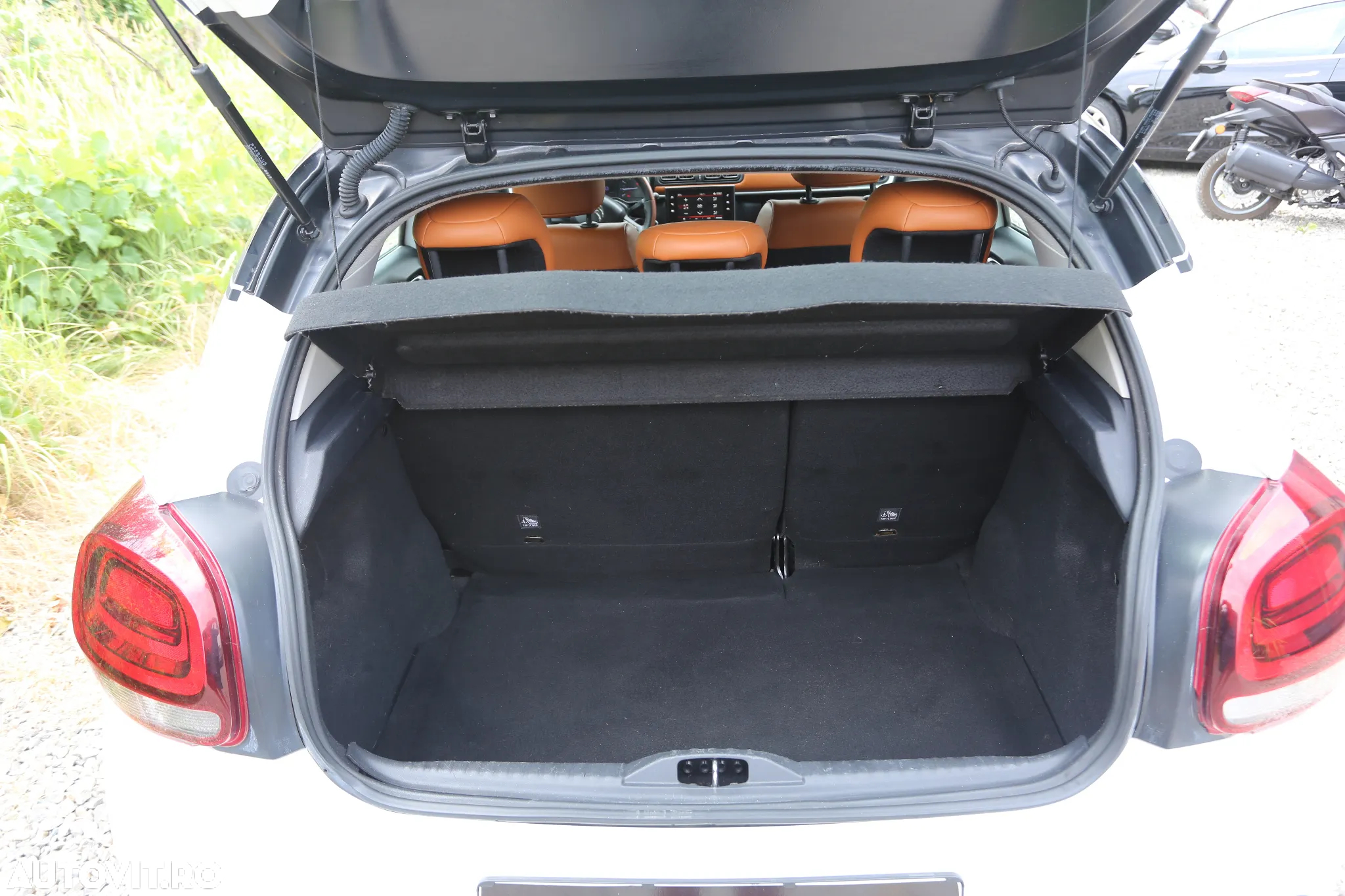 Citroën C3 1.2 PureTech BVM Shine - 17