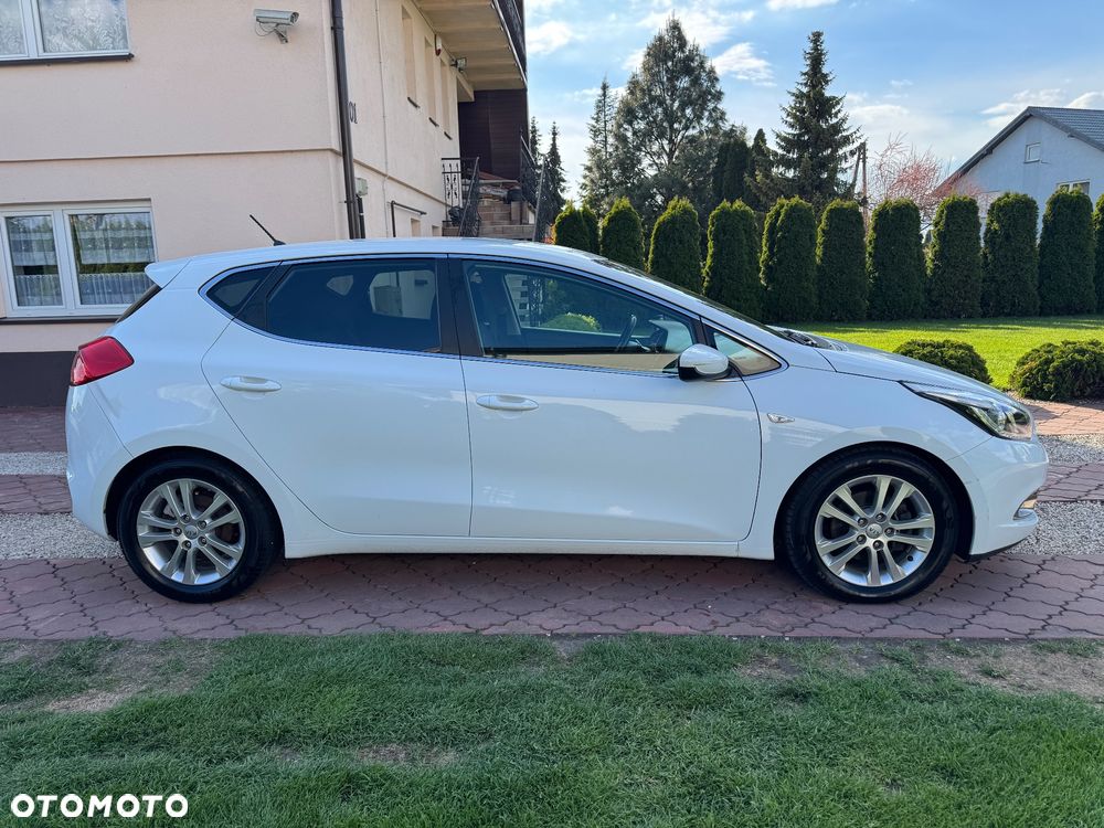 Kia Ceed 1.6 CRDi 128 Vision - 11