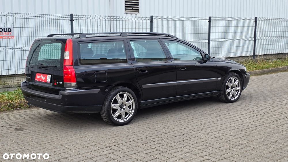 Volvo V70 2.5T Black Edition - 4