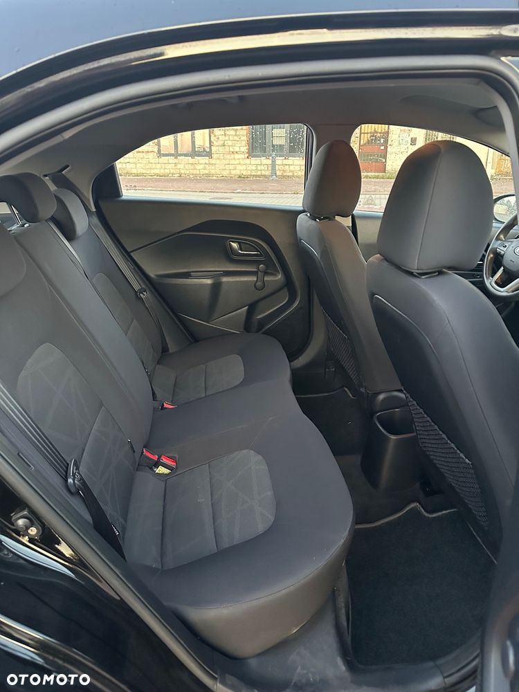 Kia Rio 1.4 M - 10