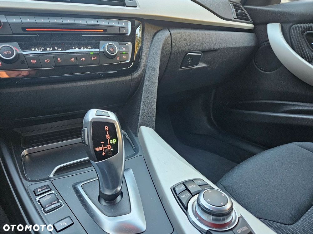 BMW Seria 3 330d xDrive Sport-Aut Luxury Line - 9