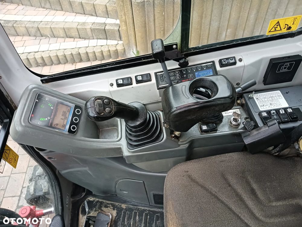 Takeuchi TB225 | Powertilt | Hydrauliczne Szybkozłącze | Rozsuwane Podwozie | 2019 | minikoparka mini koparka gąsienicowa obrotowa - 11