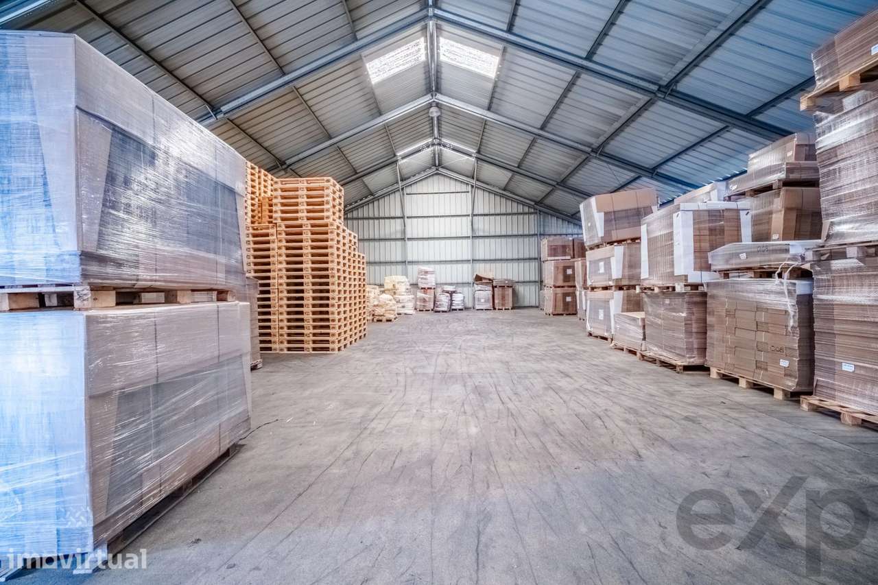 Armazém e escritórios em Penafiel, 3.327 m² e ampliação aprovada - Grande imagem: 3/22