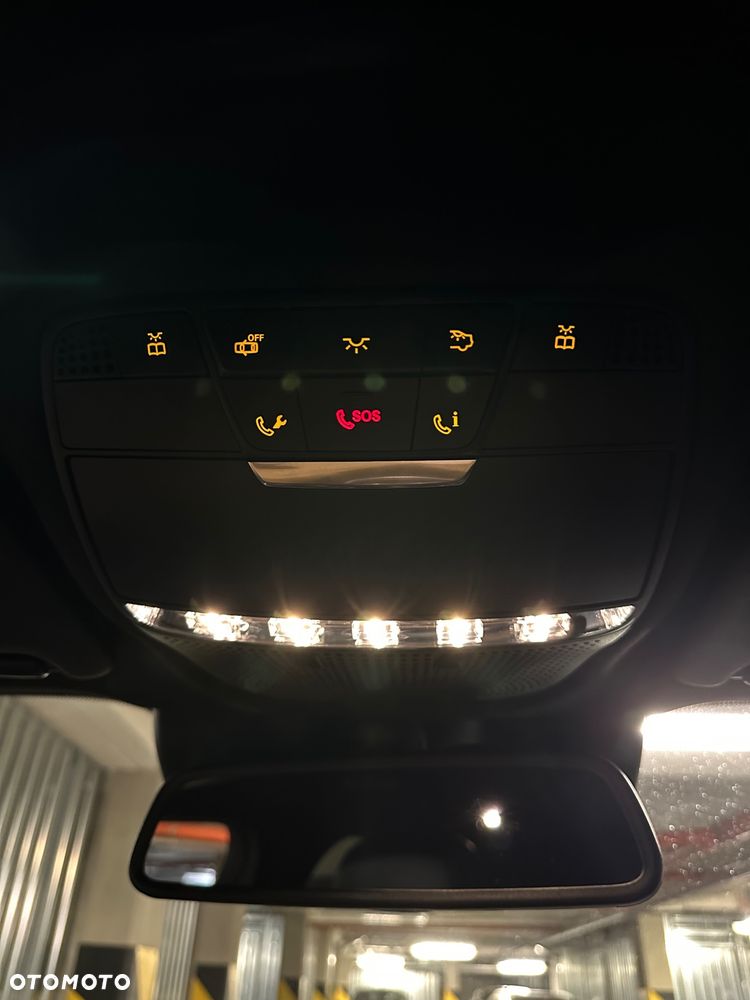 Mercedes-Benz GLC 250 4Matic 9G-TRONIC AMG Line - 13