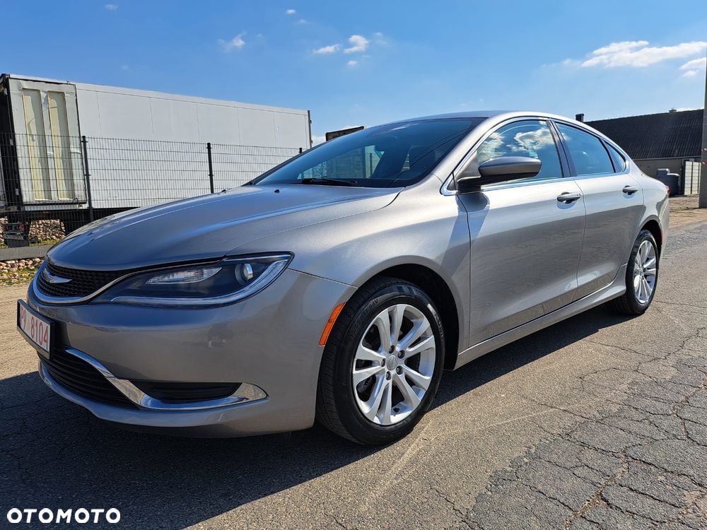 Chrysler 200 - 1