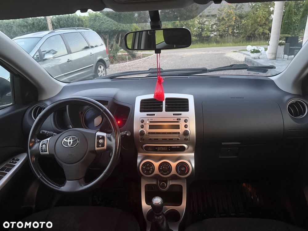 Toyota Urban Cruiser 2010 photo 4