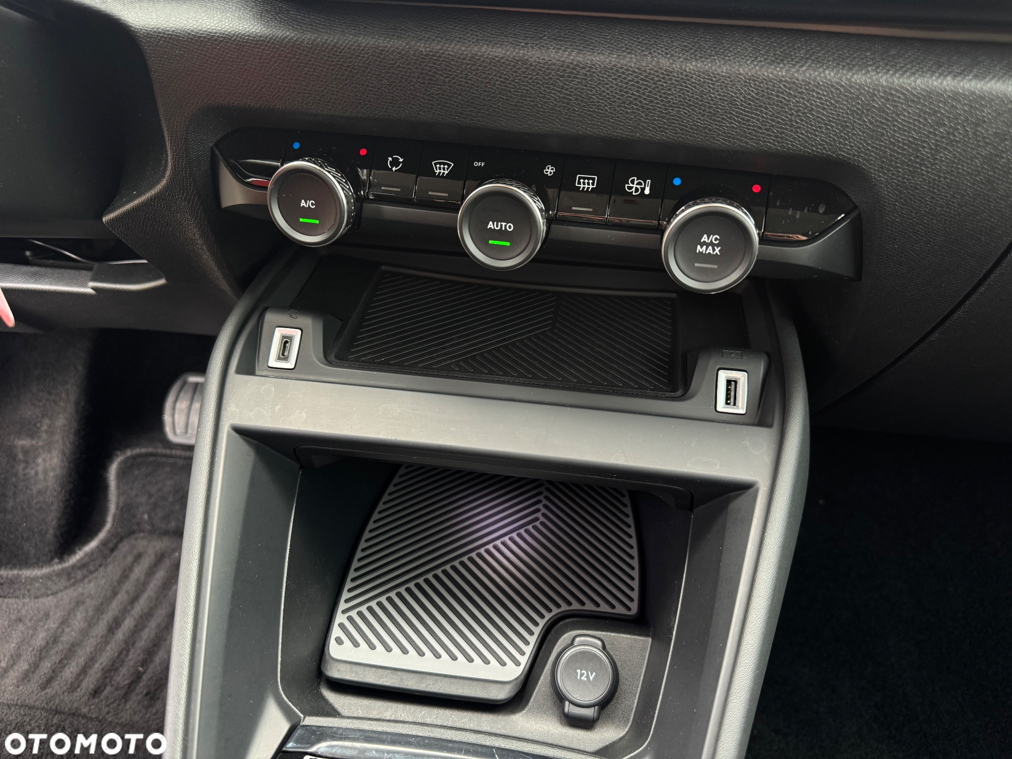 Citroën C4 PureTech 130 Stop&Start EAT8 SHINE - 21