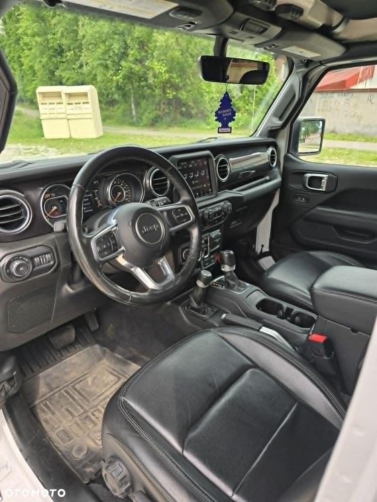 Jeep Wrangler - 15
