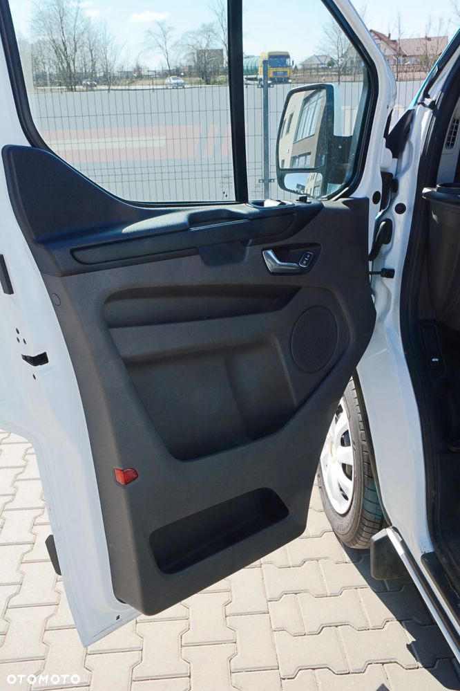 Ford Transit Custom - 11