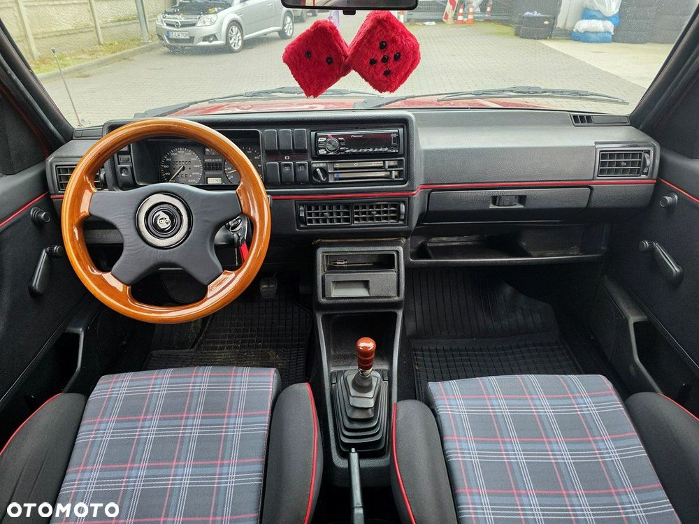 Volkswagen Jetta 1.3 GL - 13