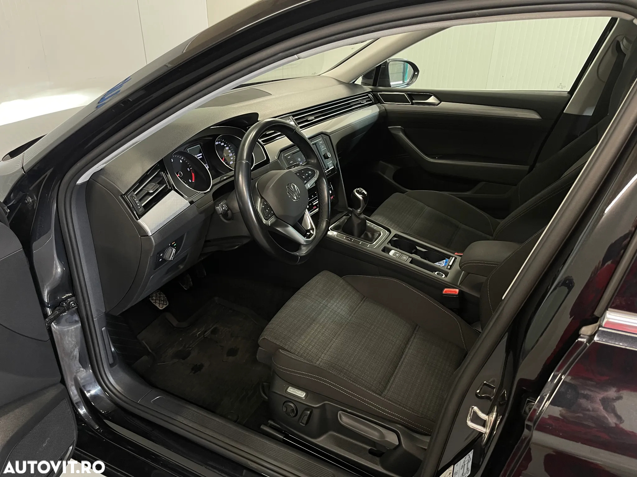 Volkswagen Passat 2.0 TDI Comfortline - 5