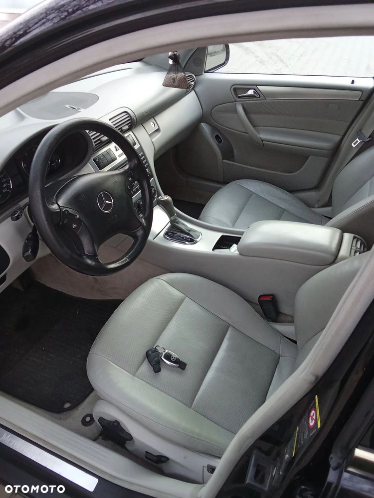 Mercedes-Benz Klasa C 320 CDI 7G-TRONIC Avantgarde DPF - 7