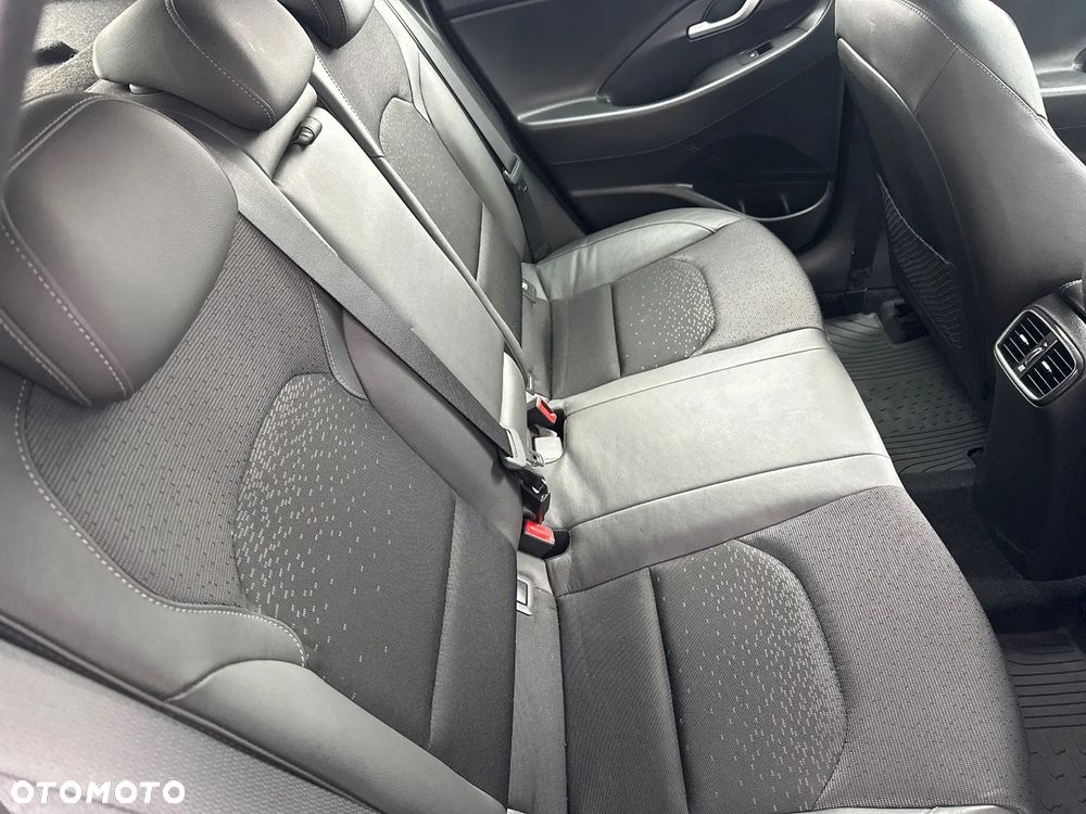 Hyundai i30 1.4 T-GDI Premiere Luxury - 19