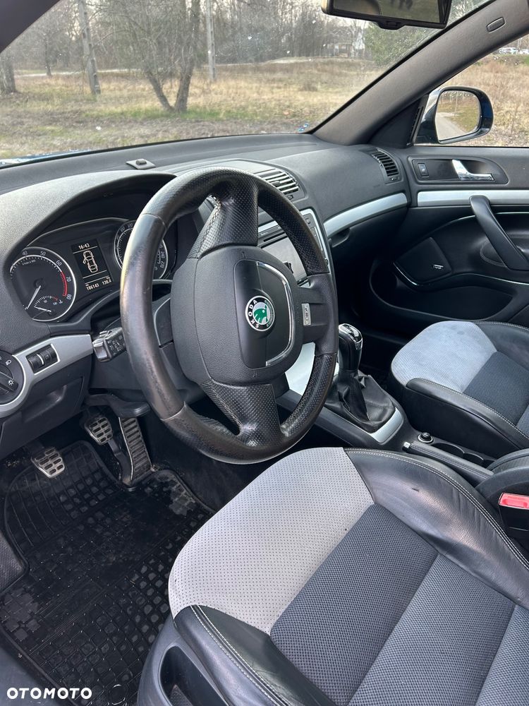 Skoda Octavia 2.0 TSI RS - 15