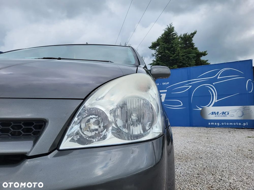 Toyota Corolla Verso 2.2 D-4D X 7os - 10