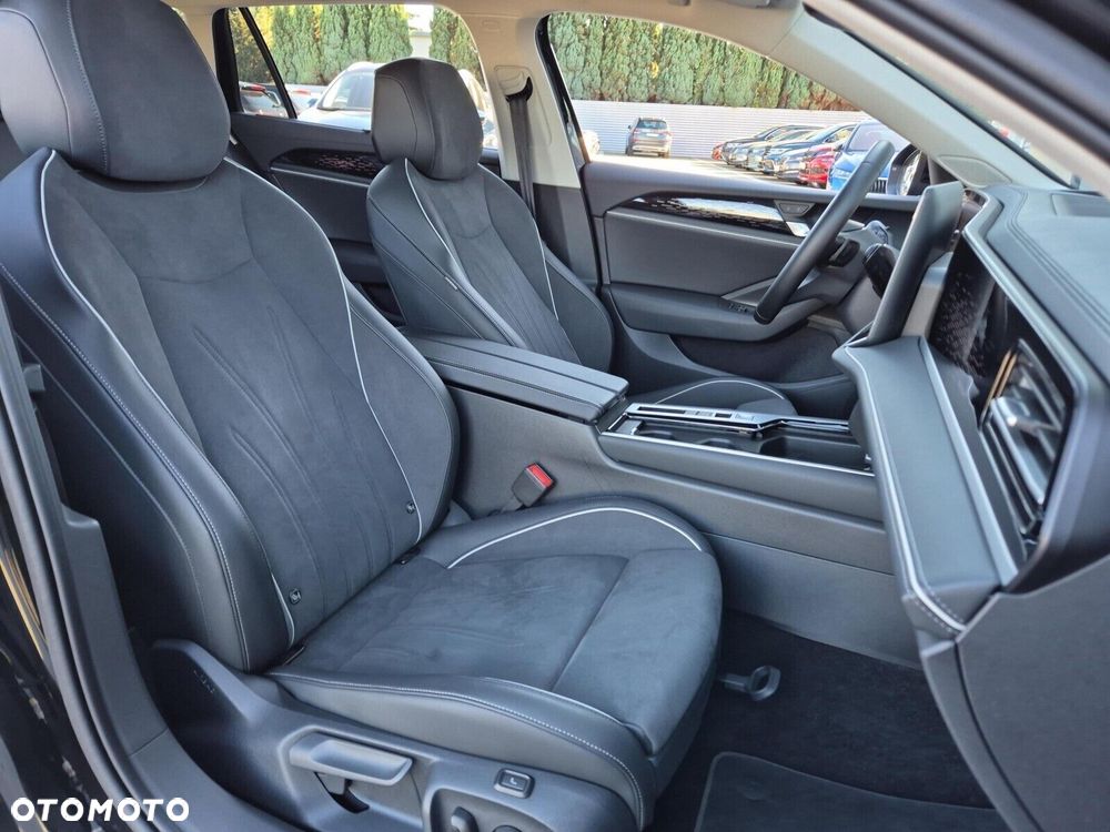 Volkswagen Passat Variant 2.0 TDI SCR Elegance DSG - 13