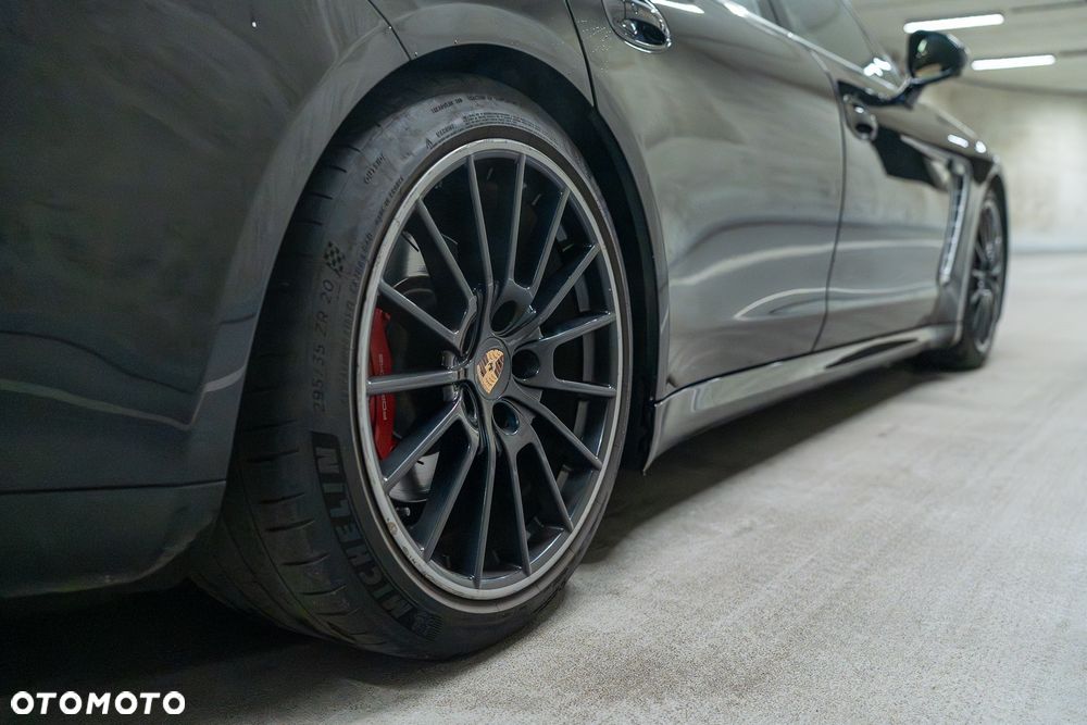 Porsche Panamera Turbo Executive - 13