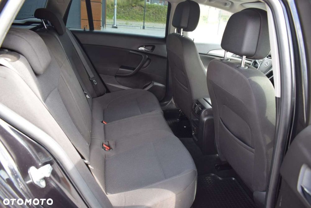 Opel Insignia - 23