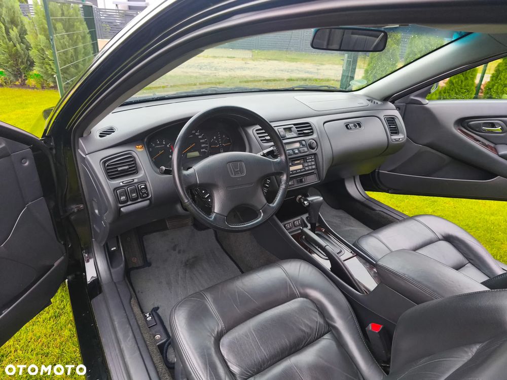 Honda Accord 3.0i ES - 19