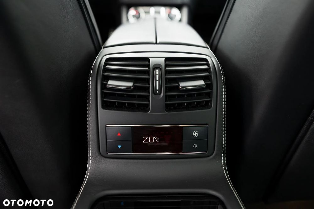 Mercedes-Benz CLS - 22