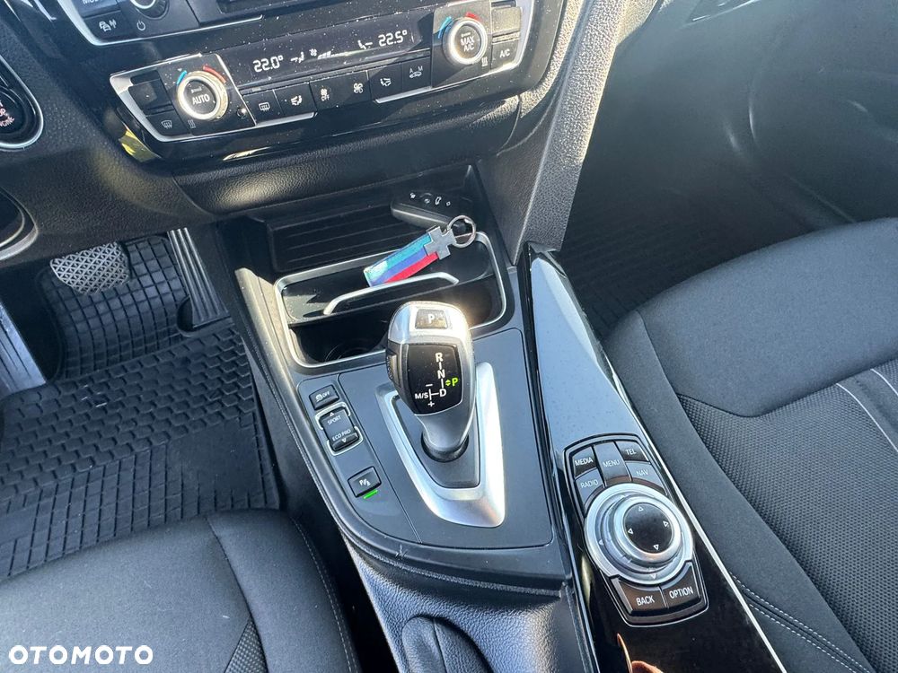 BMW Seria 3 318d - 23