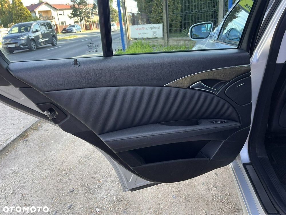 Mercedes-Benz Klasa E 280 CDI 4-Matic Avantgarde - 26