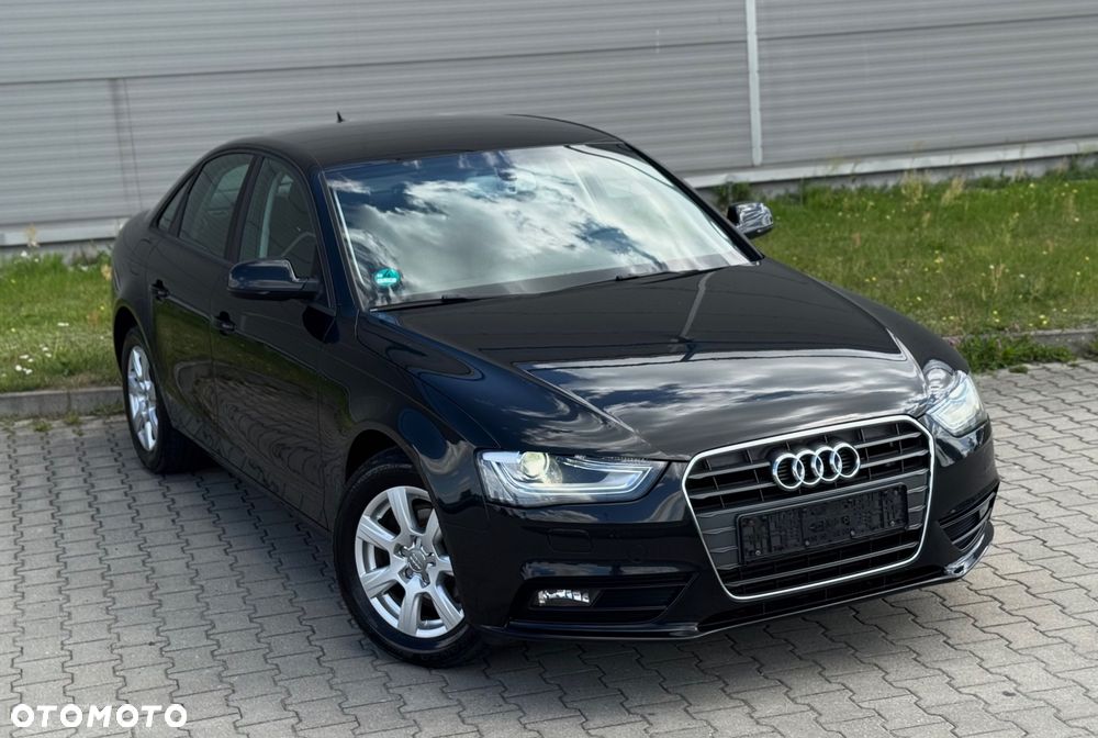 Audi A4 Limousine - 1