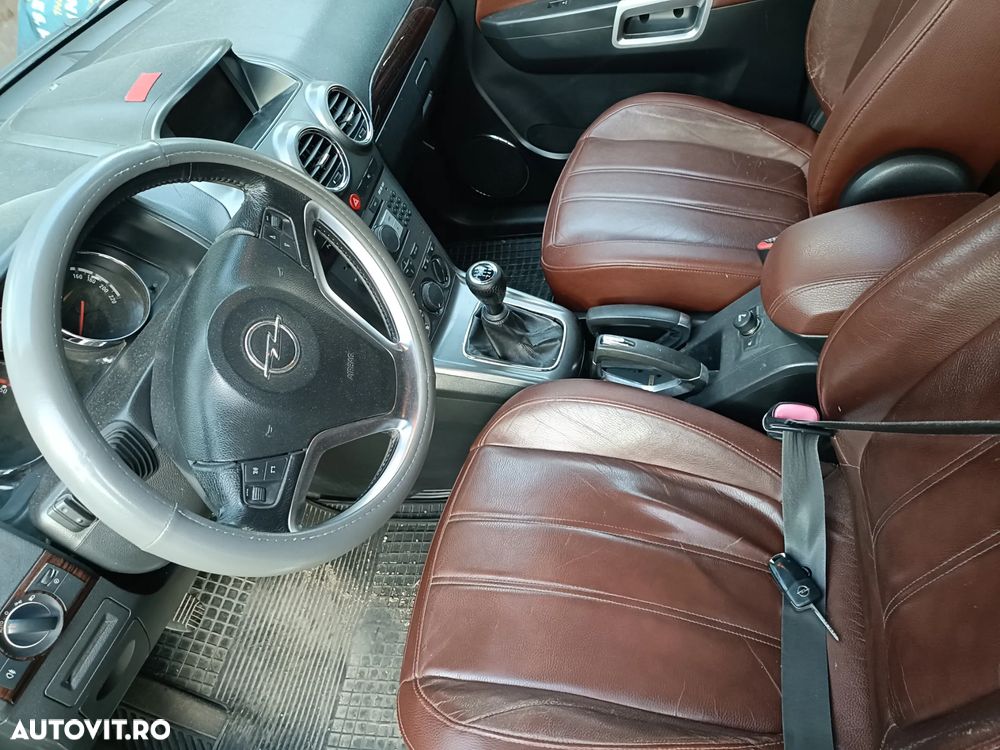 Dezmembrez Opel Antara - 4