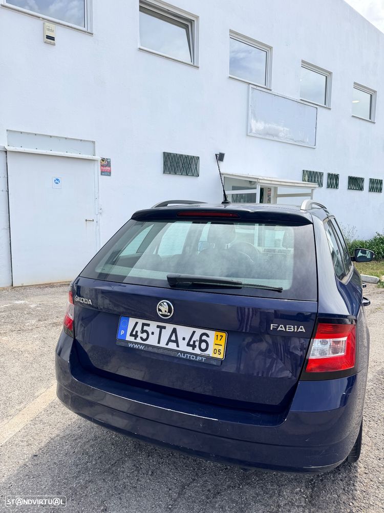 Skoda Fabia Break 1.0 Active - 4