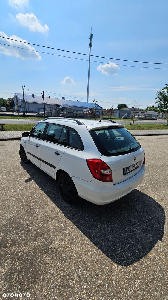Skoda Fabia 1.2 HTP Ambiente - 4