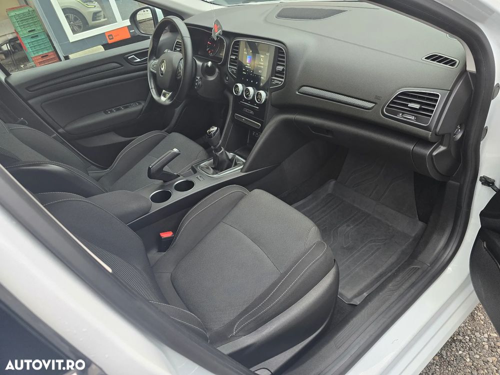 Renault Megane Blue dCi 116 Intens - 11