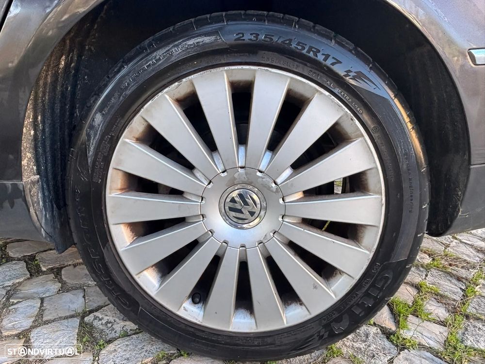 VW Passat 2.0 TDI Highline - 11