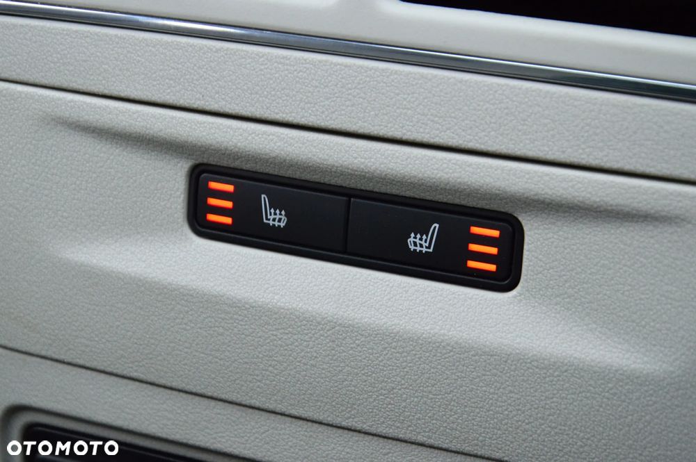 Jaguar F-Pace 5.0 V8 S/C AWD SVR - 16