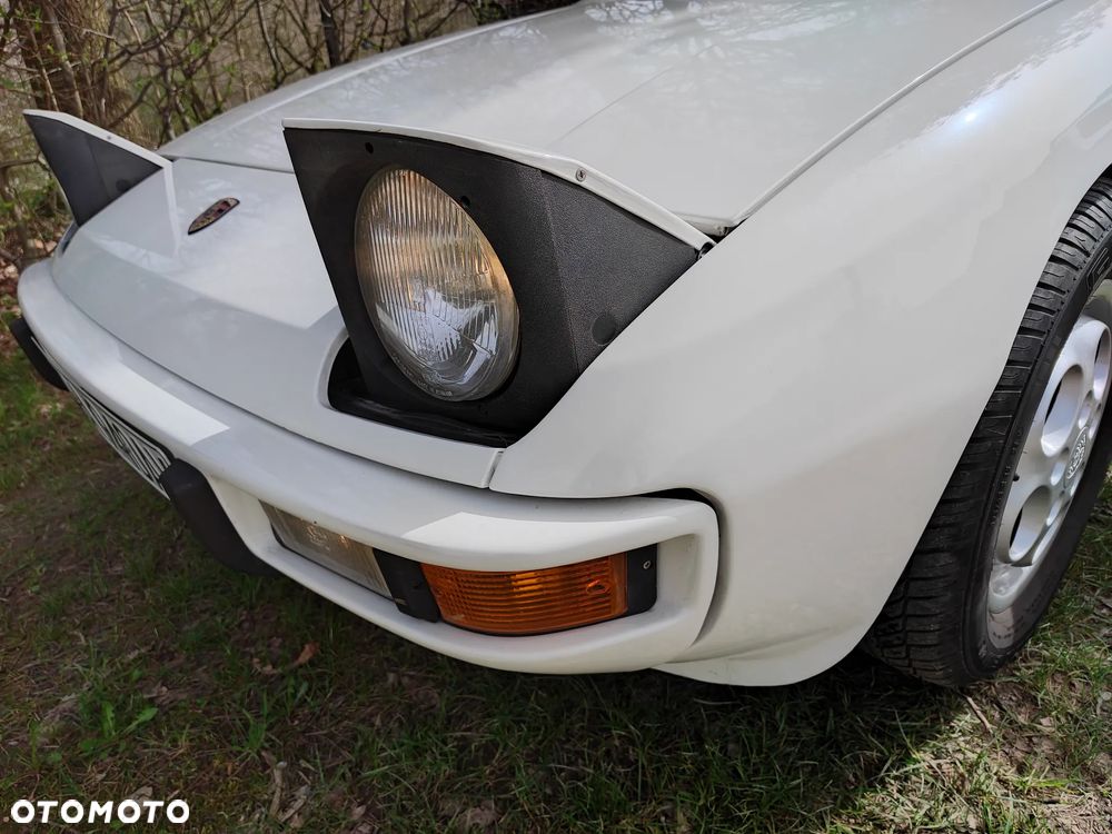 Porsche 924 - 8
