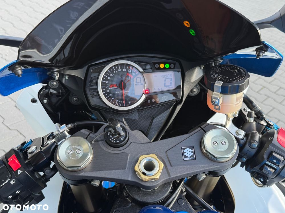 Suzuki GSX-R - 25