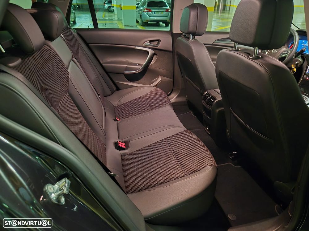 Opel Insignia Sports Tourer 1.6 CDTi Cosmo S/S — fotografia 36