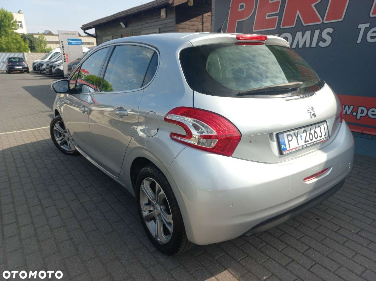 Peugeot 208 - 6