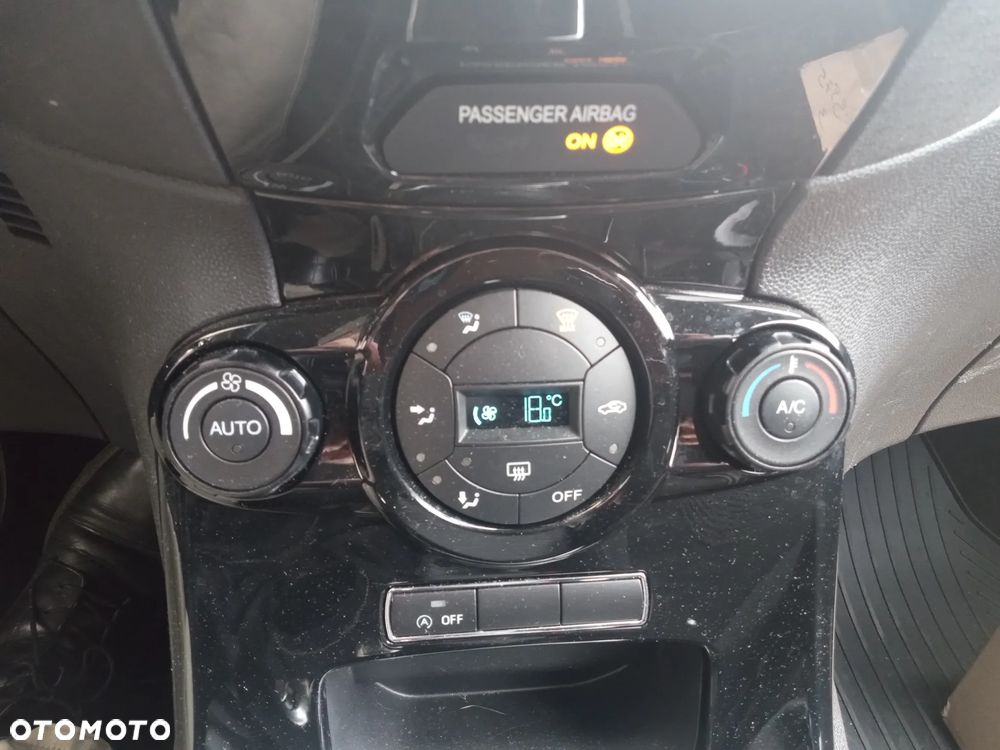 Ford Fiesta 1.0 EcoBoost S&S TITANIUM - 14