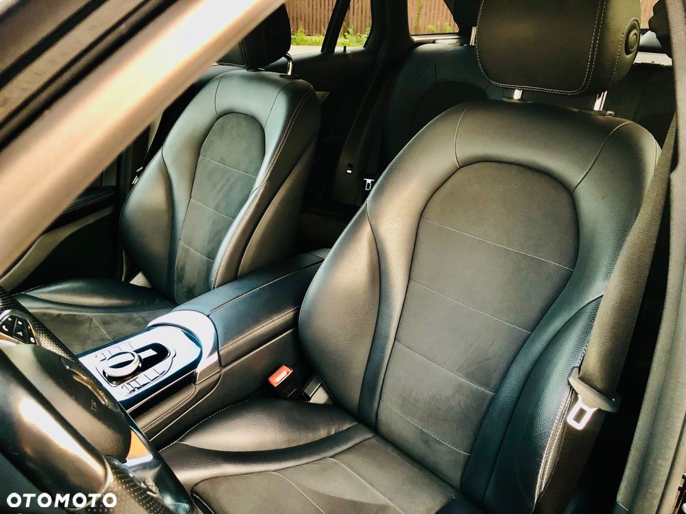 Mercedes-Benz GLC 300 4Matic 9G-TRONIC AMG Line - 21